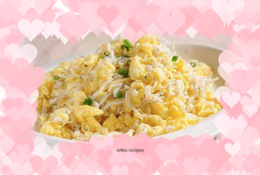 Whitebait scrambled eggs