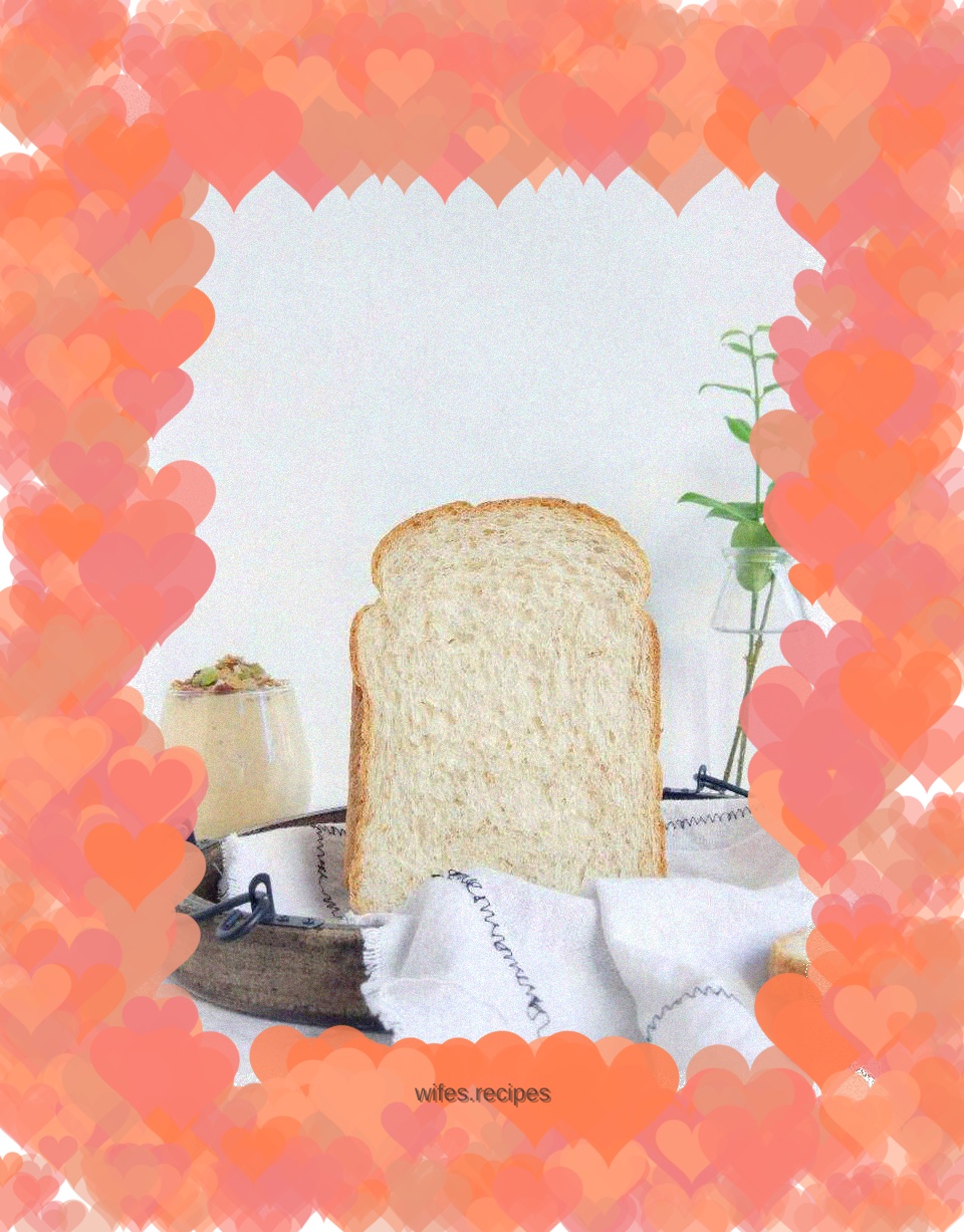 Nutritious and healthy honey whole wheat toast (Polish variety)