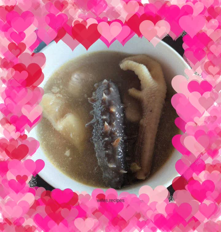 Sea cucumber and fish maw claw soup