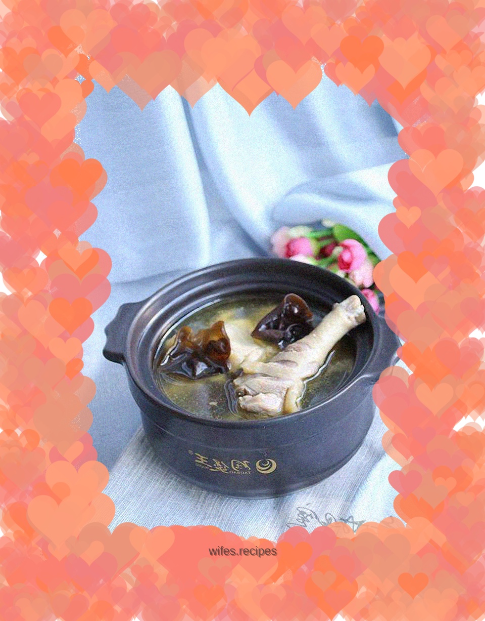 Chicken Soup with Red Dates and Black Fungus