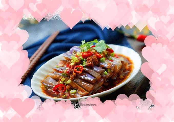 Steamed eggplant with minced meat