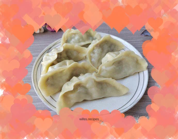 Steamed dumplings with fresh meat, cowpea and eggplant