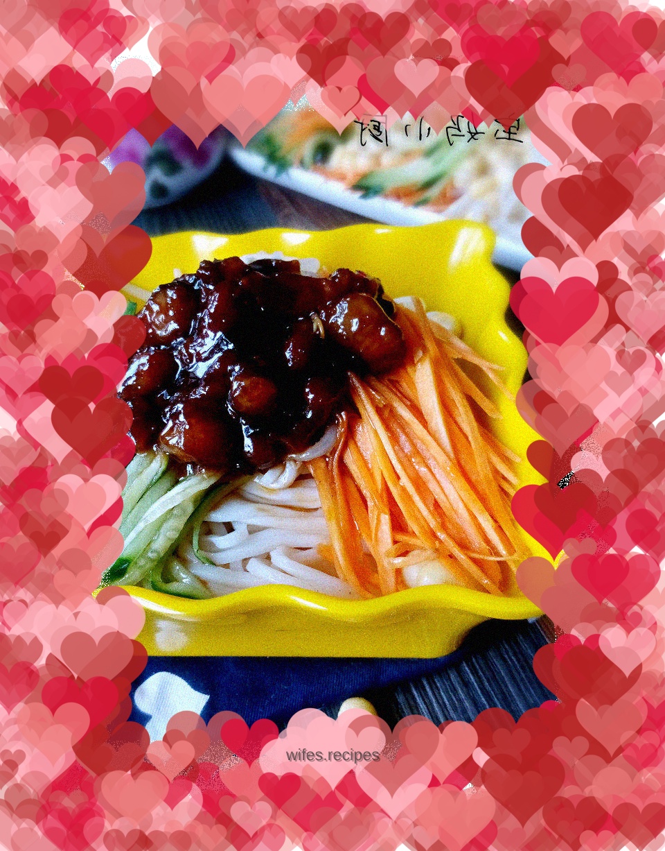 Delicious fried noodles