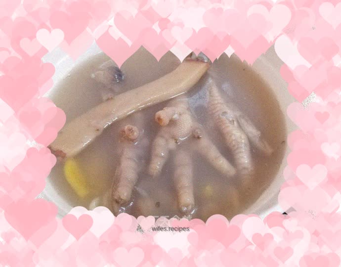 Peanuts, eyebrows, beans, chicken feet and snail soup