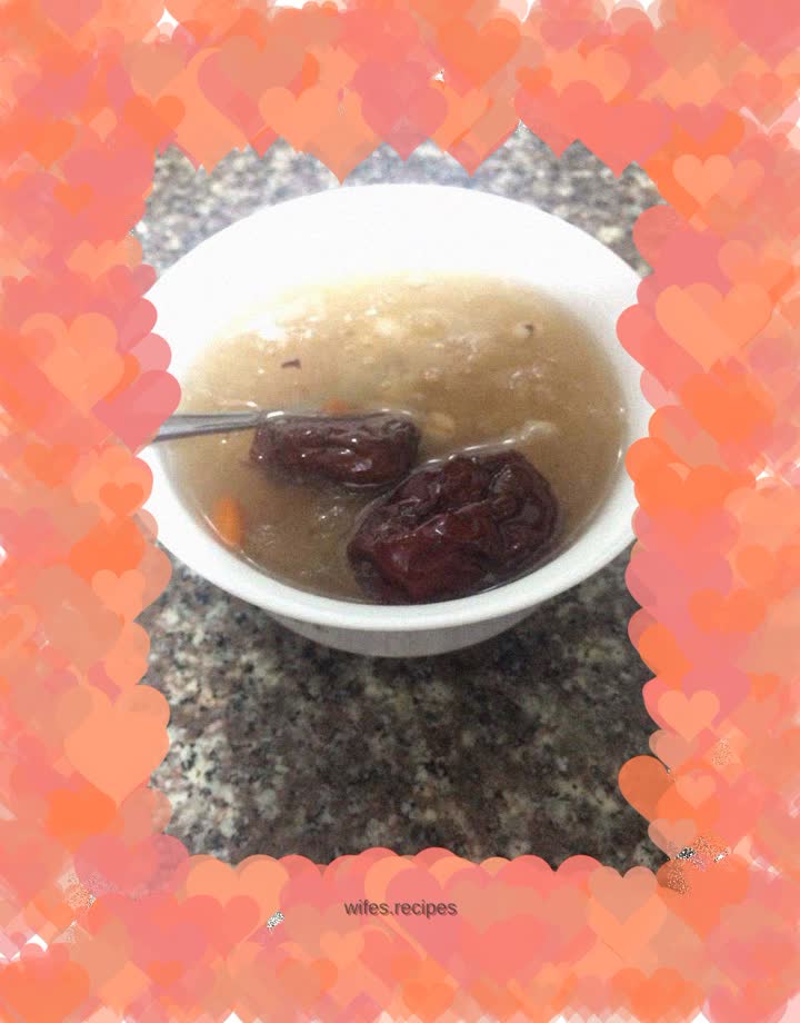 Red dates and white fungus soup