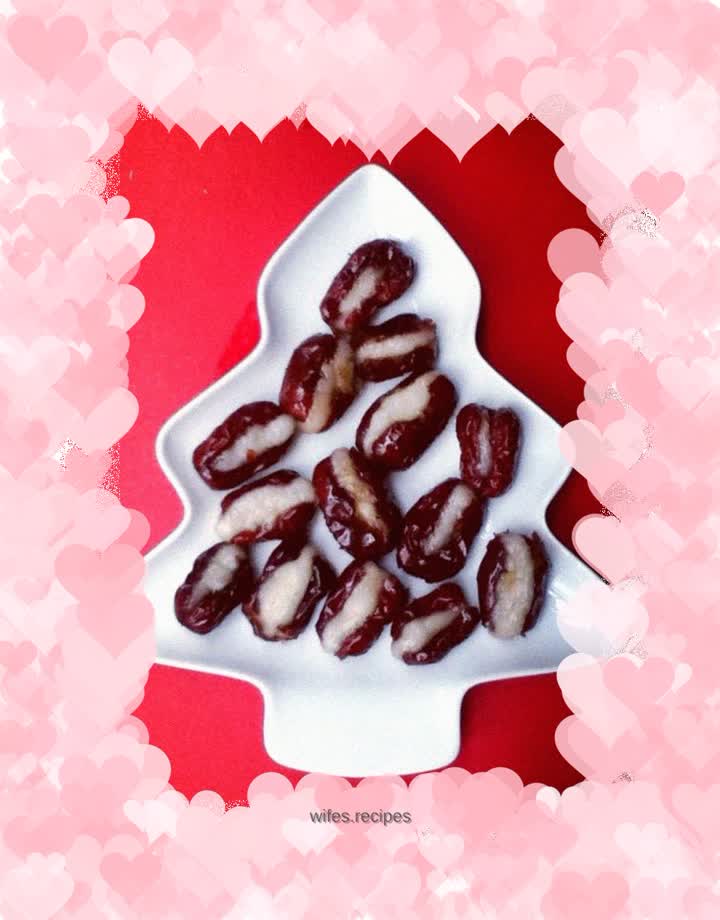 Smile with glutinous rice and dates