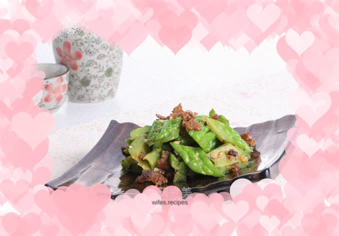 Stir-fried bitter gourd with black bean sauce and dace fish