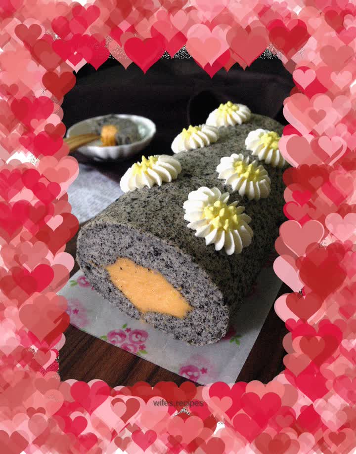 Black sesame sweet potato cake roll