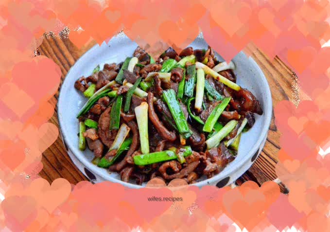 Stir-fried duck offal with garlic