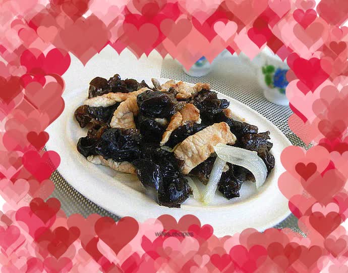 Stir-fried fungus with sliced meat