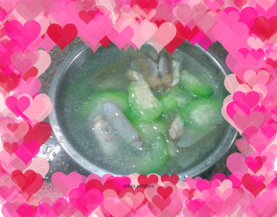 Luffa and razor clam soup