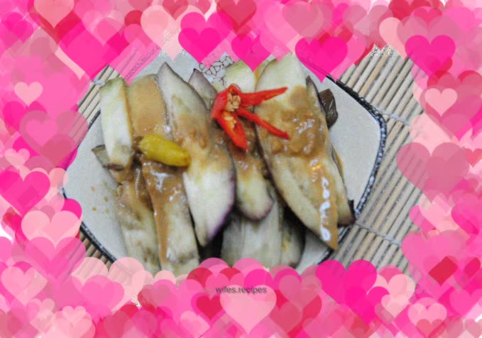 Nutritious cold eggplant puree