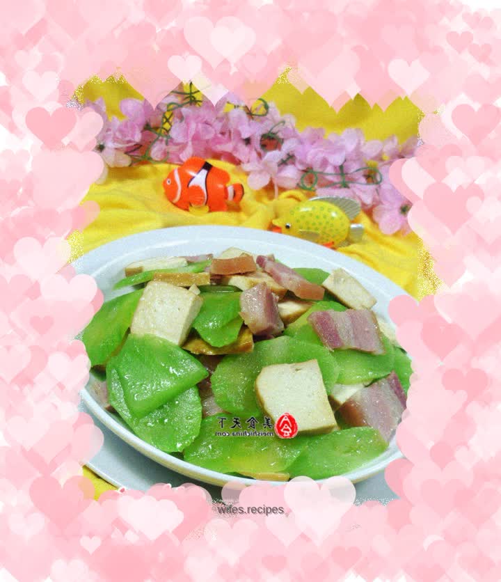 Stir-fried salty pork belly with lettuce and fragrant dried vegetables