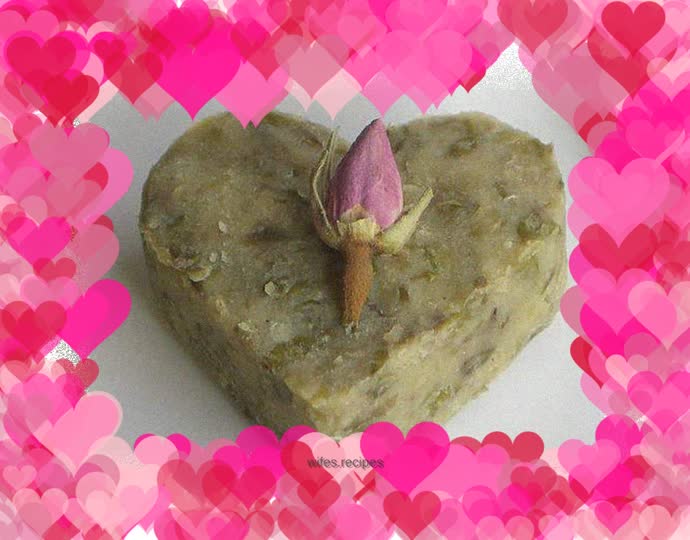 Honey mung bean cake