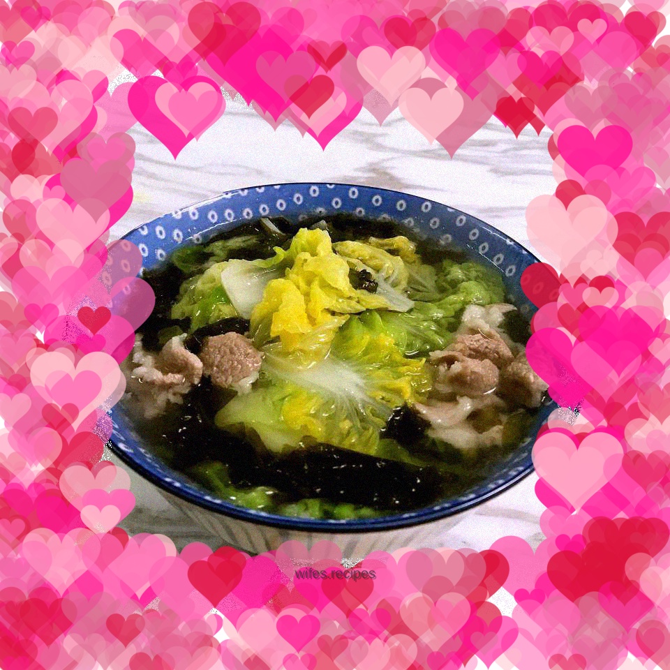 Cabbage and seaweed soup