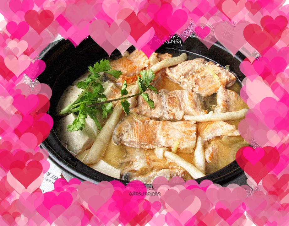 Braised Salmon Bones with White Jade Mushrooms