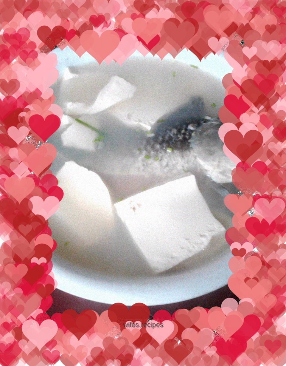 Crucian carp tofu soup