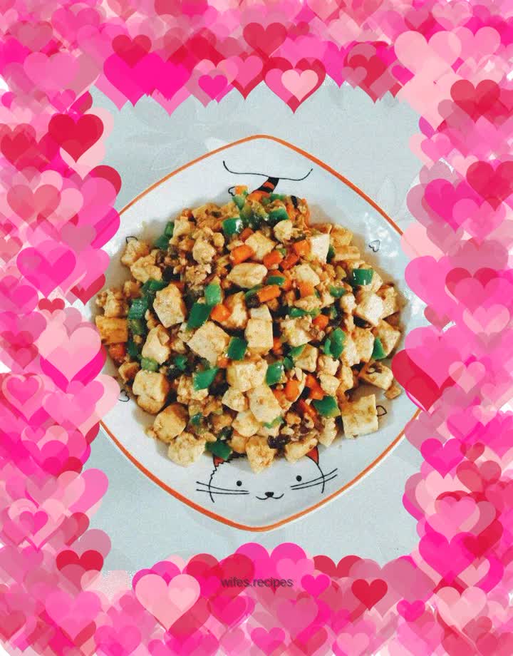 Tofu with minced meat, mixed vegetables and sauce