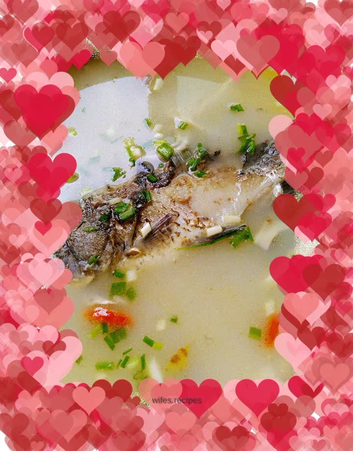 Fresh mushroom and crucian carp soup