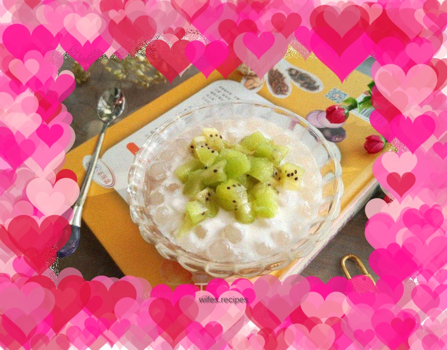 Kiwi yogurt sago soup