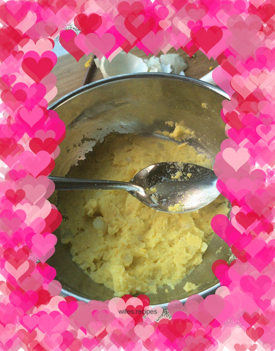 Baby food supplement - milky egg yolk mashed potatoes
