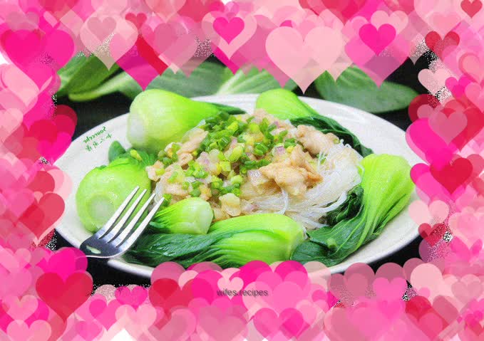 Steamed vermicelli with sliced meat