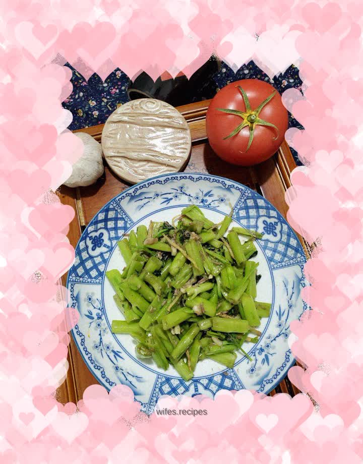 Stir-fried water spinach with shrimp paste