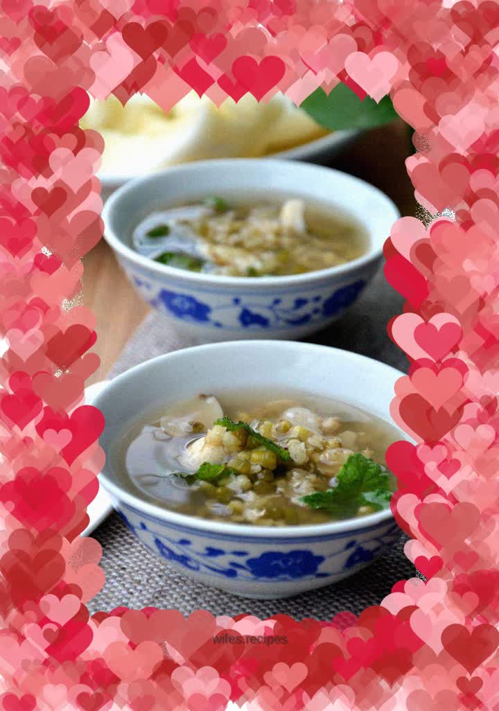 Lily and mung bean soup