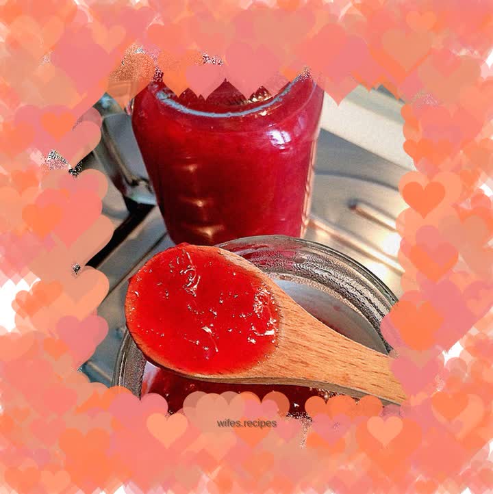 Natural pectin sealed plum jam