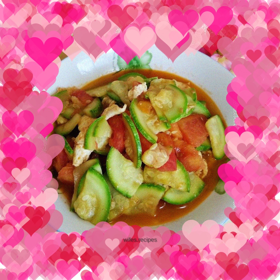 Tomato and Zucchini Scrambled Eggs