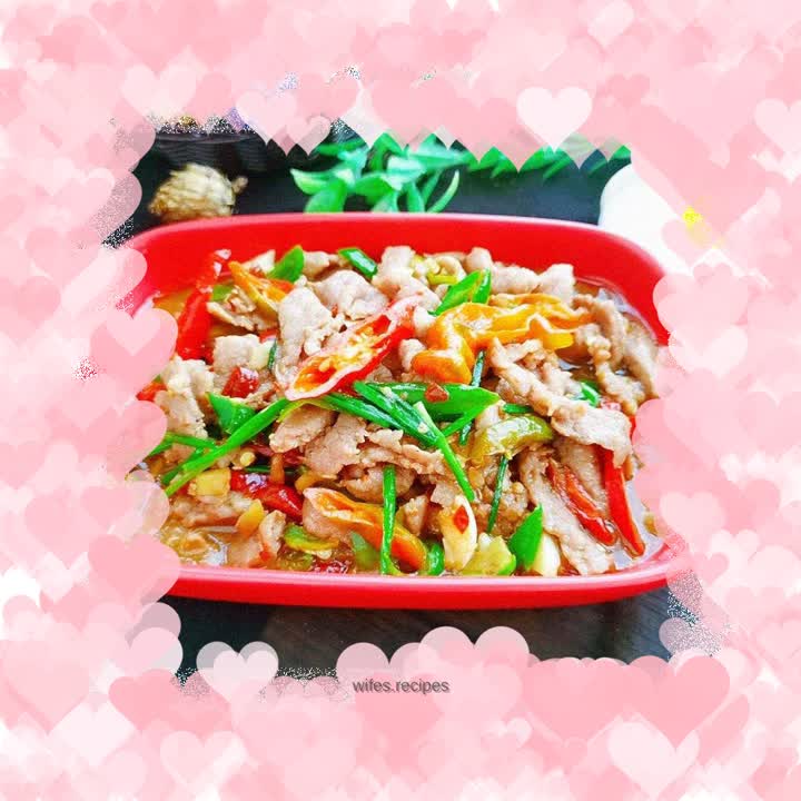 Stir-fried beef with chive flowers