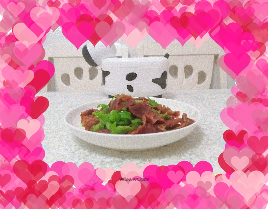 Stir-fried beef with green pepper