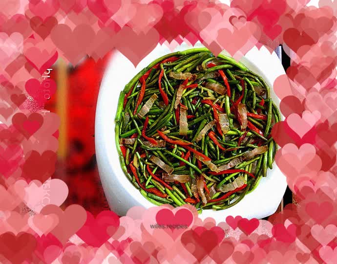 The nostalgic version is a perfect match - the ultimate rice killer, stir-fried bacon with artemisia and artemisia