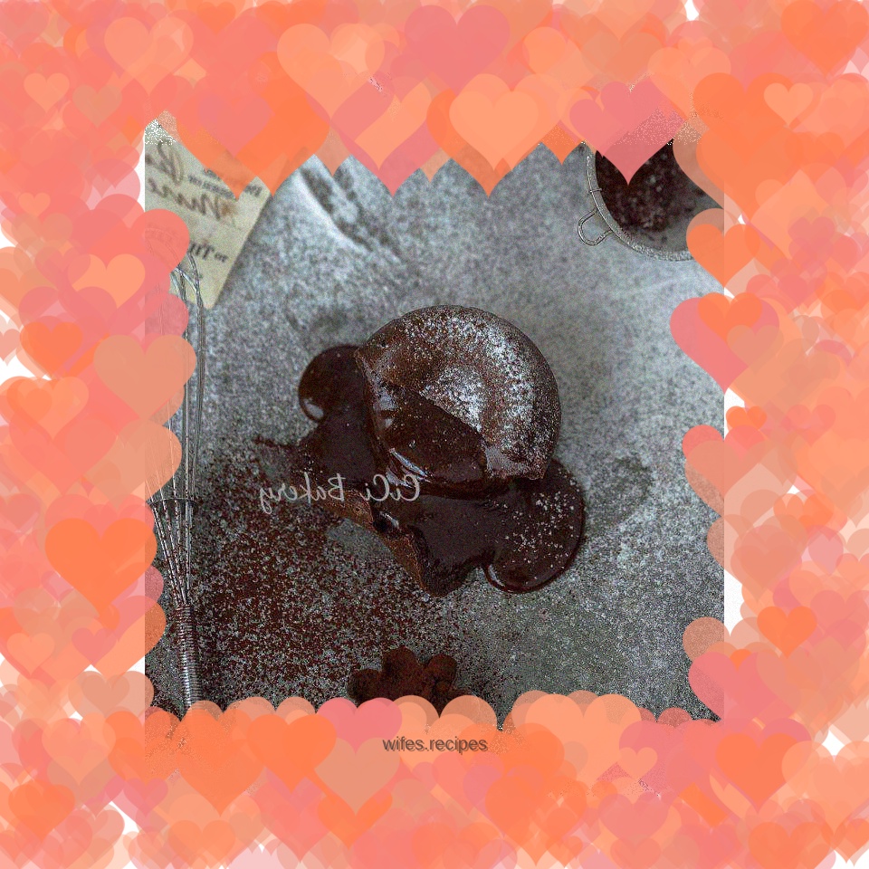 French lava chocolate mooncake/cake