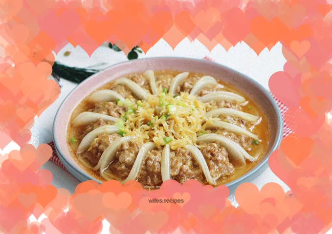 Flowers bloom and wealth (white radish stuffed with meat)