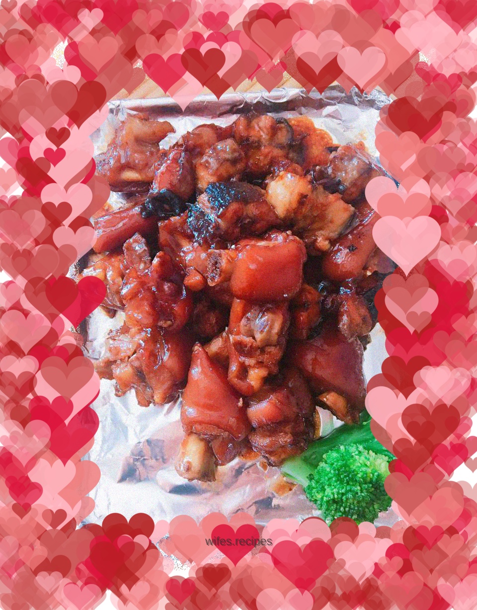 Braised pork trotters and stewed eel