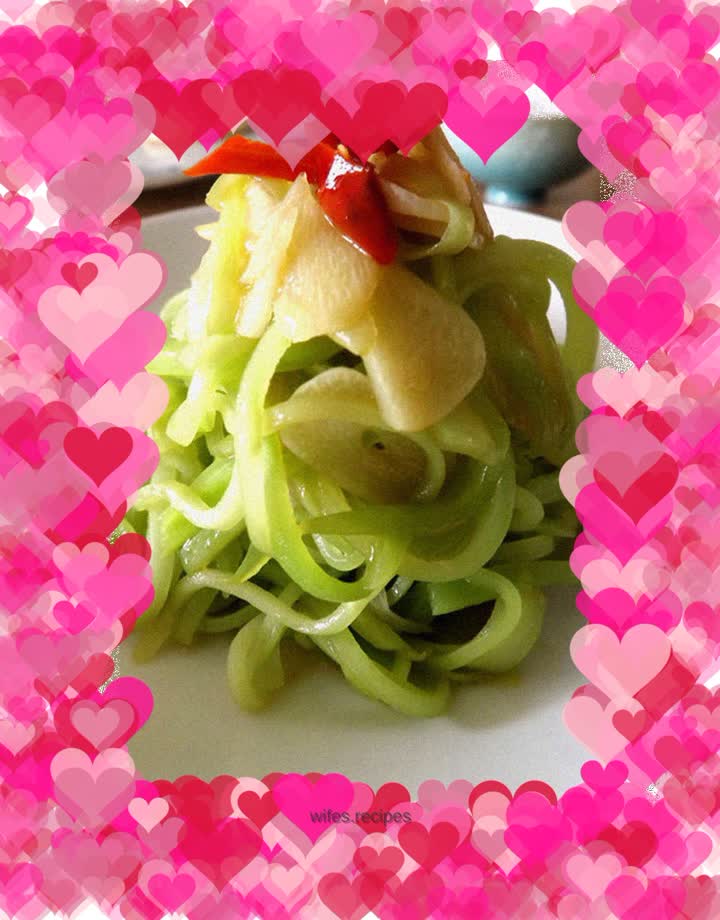 Mixed shredded lettuce