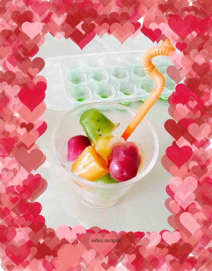 Colorful fruit ice - small popsicles that children like