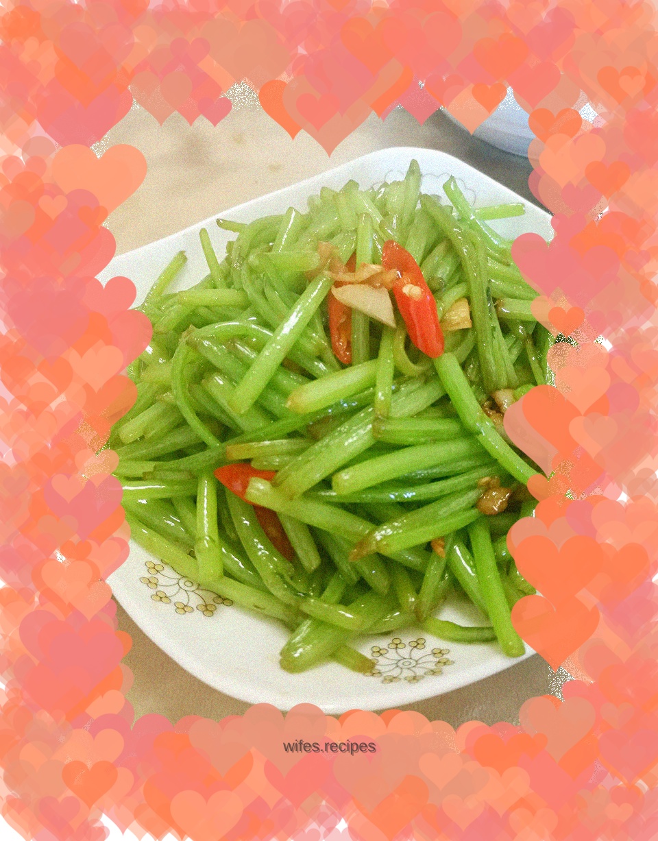 Stir-fried chrysanthemum stalks with garlic