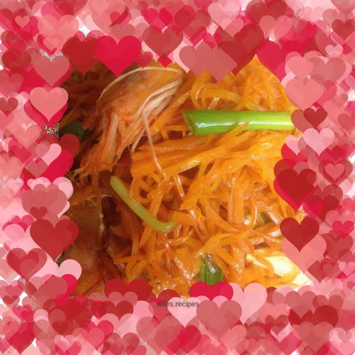 Stir-fried shrimp with carrots