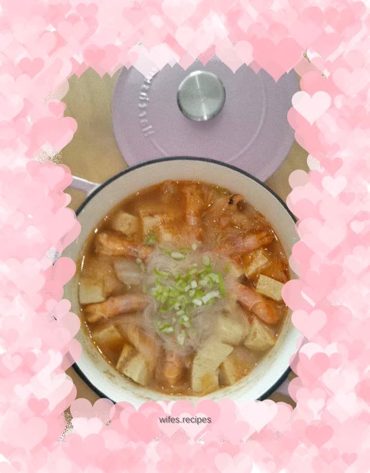 Tofu, cabbage and shrimp soup