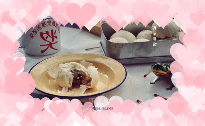 Pickled mustard and fresh meat mooncakes