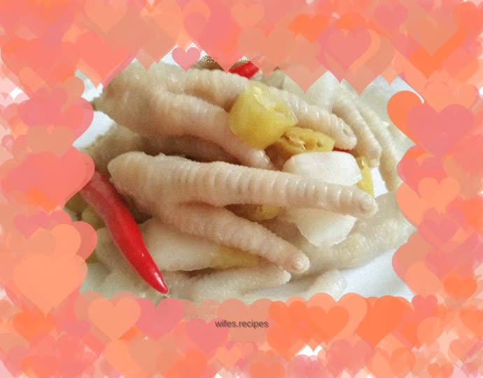 Crispy pickled pepper chicken feet