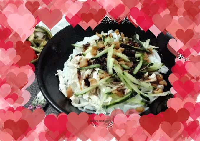 Shredded Chicken Noodles