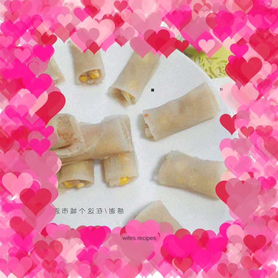 Three fresh radish rolls