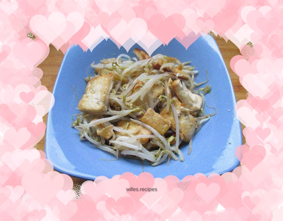 Stir-fried tofu with mung bean sprouts