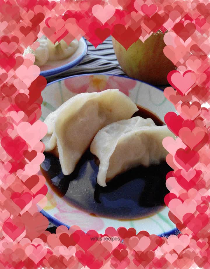 Dumplings stuffed with pork and radish