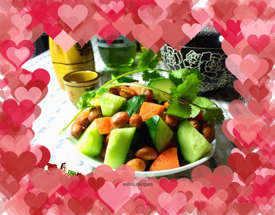 Vinegar, cucumber and peanuts