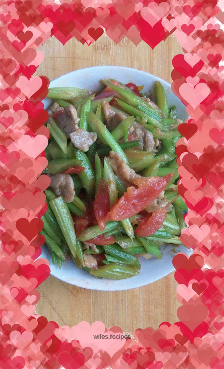 Stir-fried pork with celery