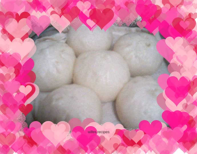 Vegetarian buns with white radish and three fresh ingredients